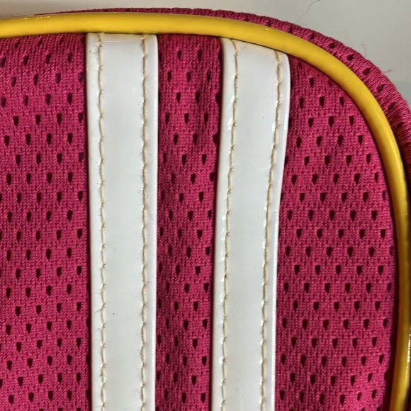 Sporty pink purse - Picture 2 of 7